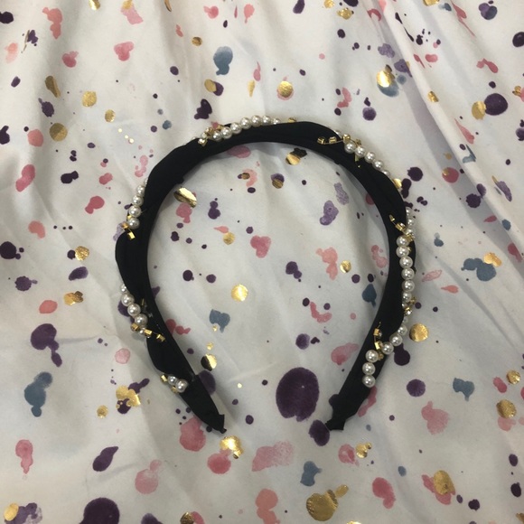 Black Headband - Picture 2 of 4